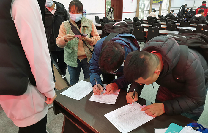 1636454606362199.jpg xiao 參賽選手有序簽到.jpg