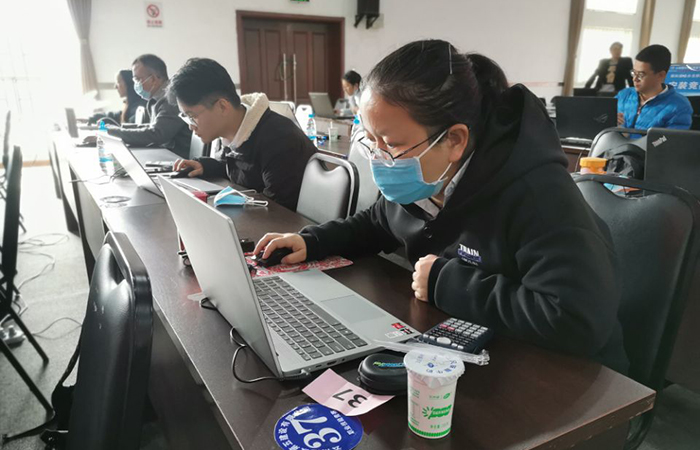 1636454619635426.jpg xiao 參賽選手沉著作答1.jpg